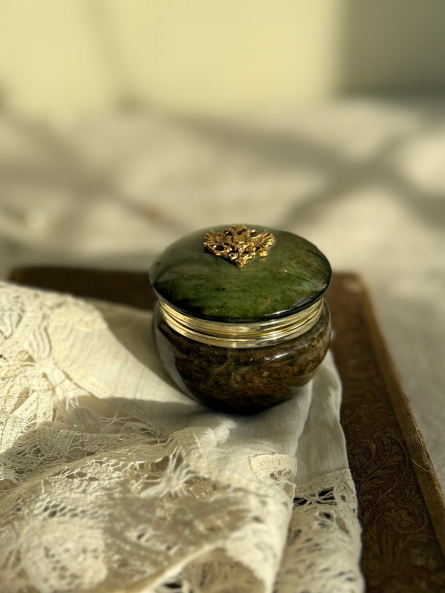 Vintage emerald green Italian alabaster trinket box