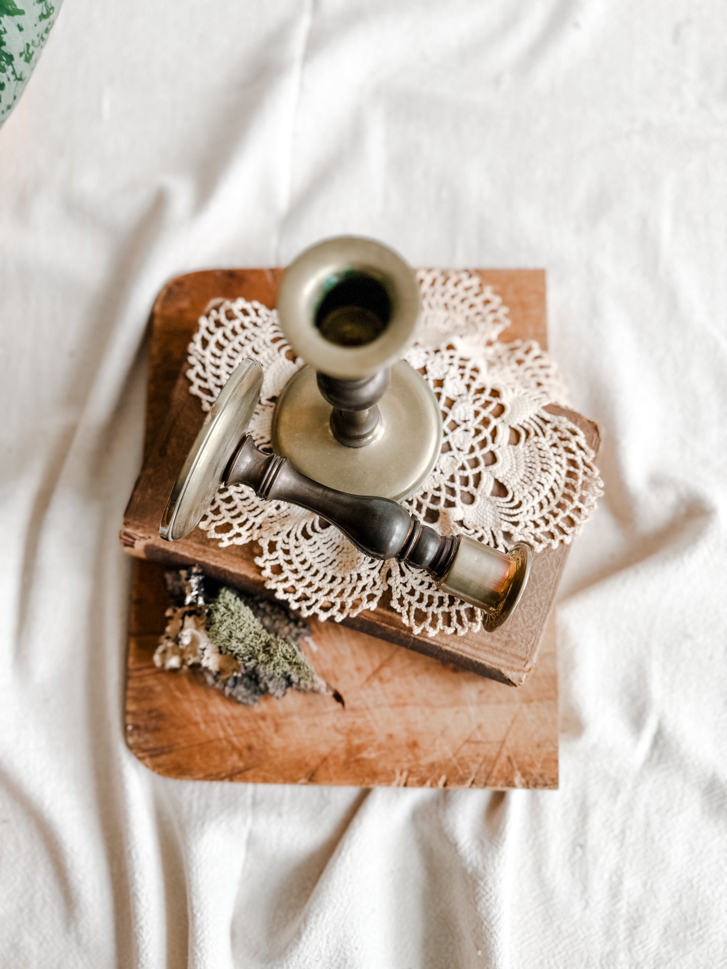 Two toned brass metal candlesticks