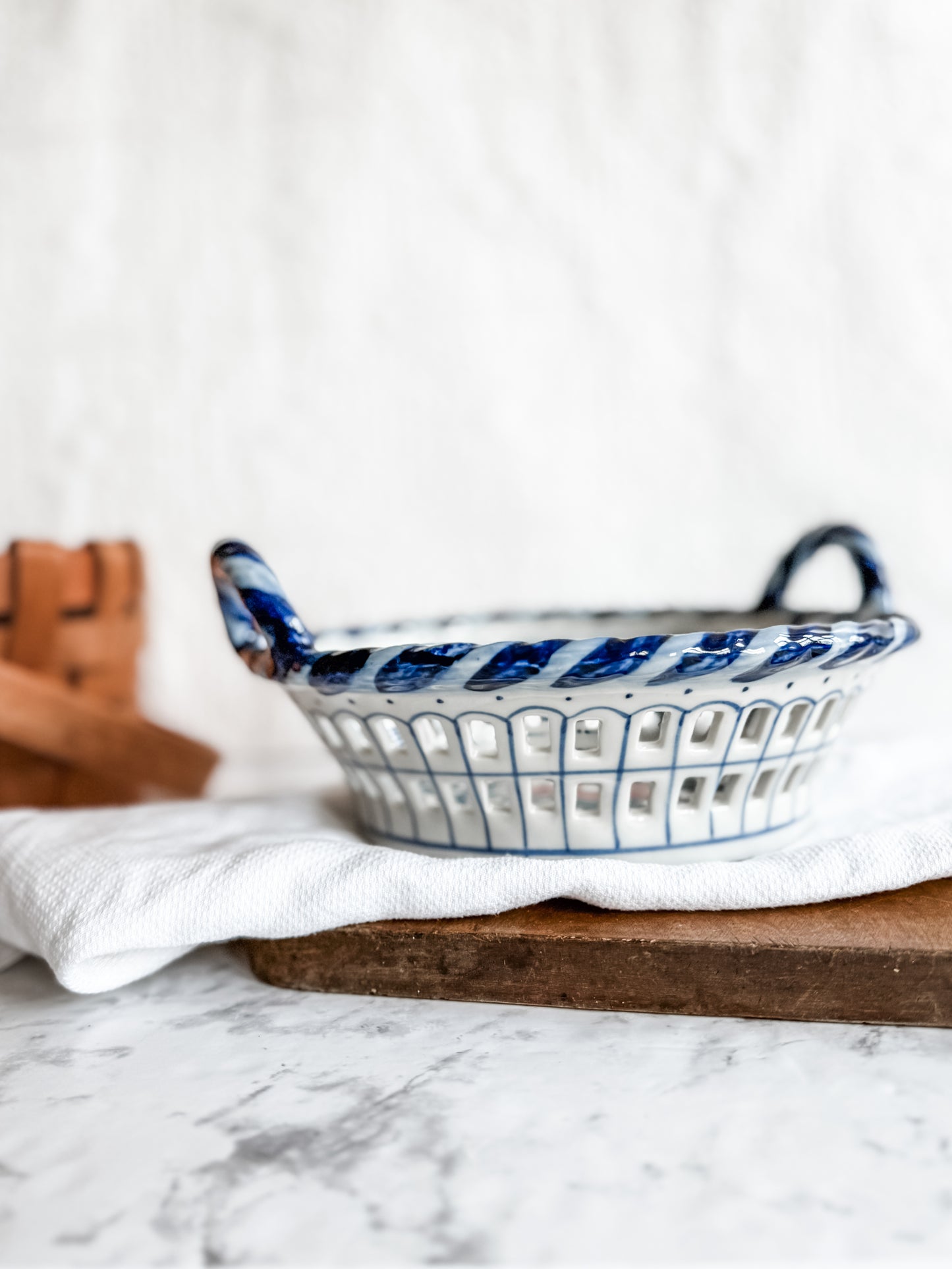 Porcelain, blue and white fruit basket