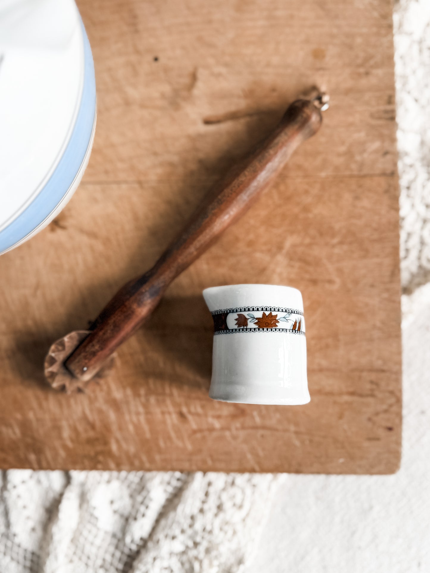 Brown and Blue Dairy Creamer