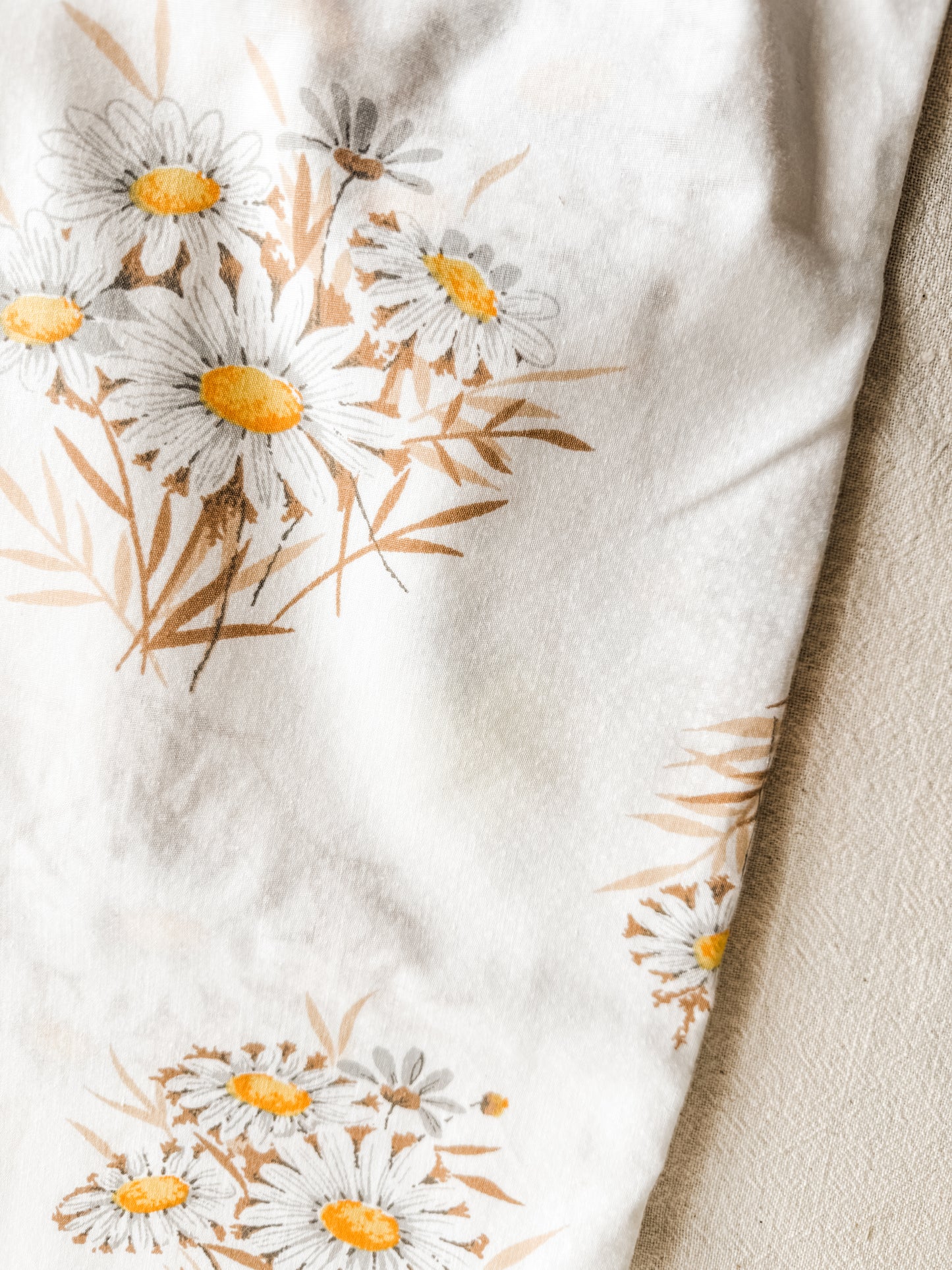 Vintage Daisy Tablecloth