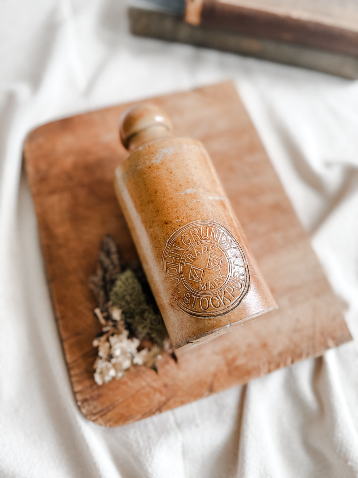 Antique stoneware bottle with round rim. Antique era, 1890-1920 Marked John Gundy, Stockport