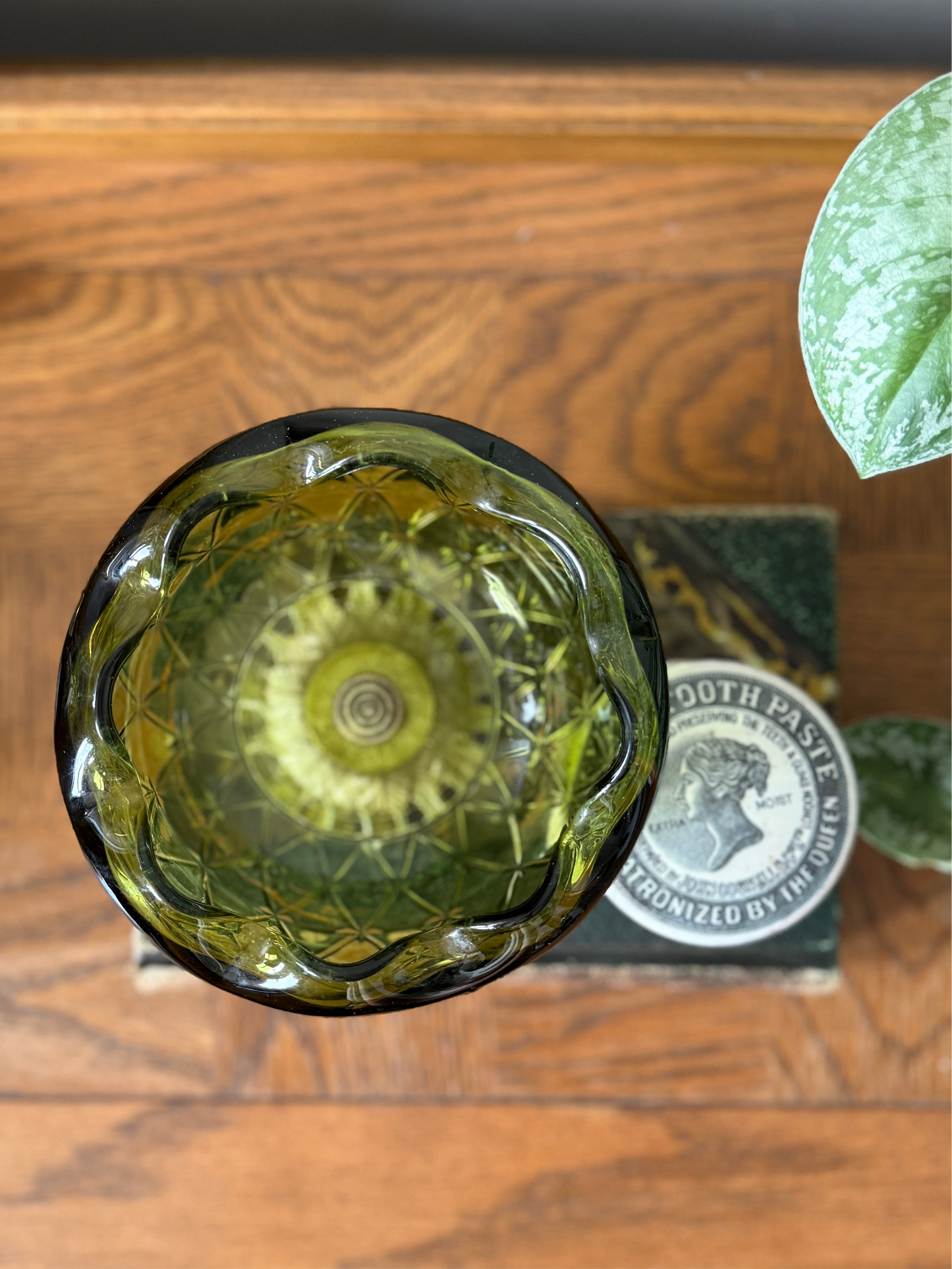Indiana Glass Co. Green bowl with Pineapple Pedestal