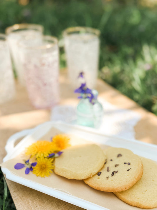 Dandelion and violet shortbread cookies with violet lemonade 