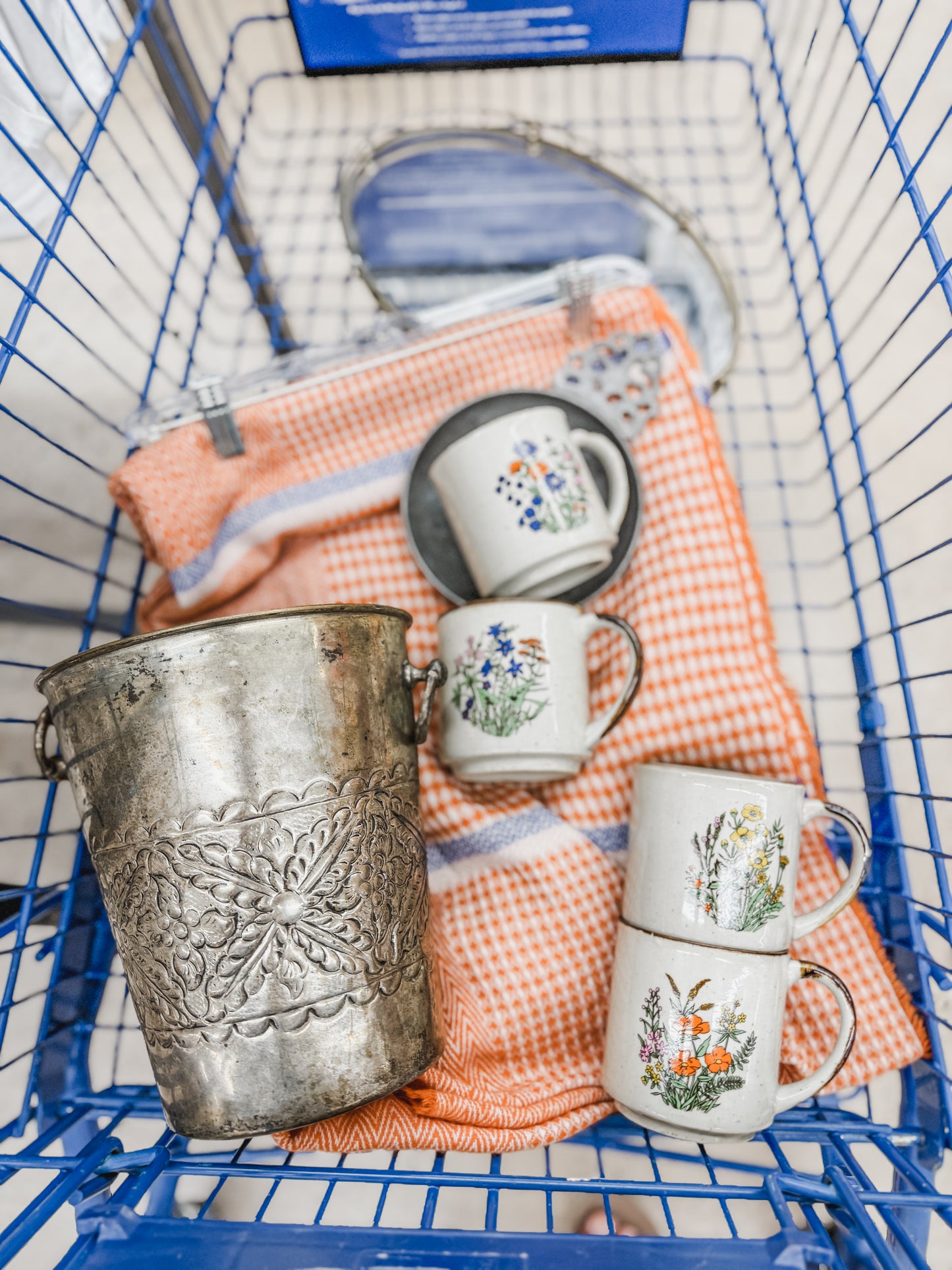 8 Stoneware Mugs with Florals