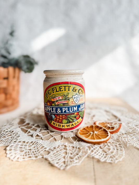 Marmalade pot with Fruit label