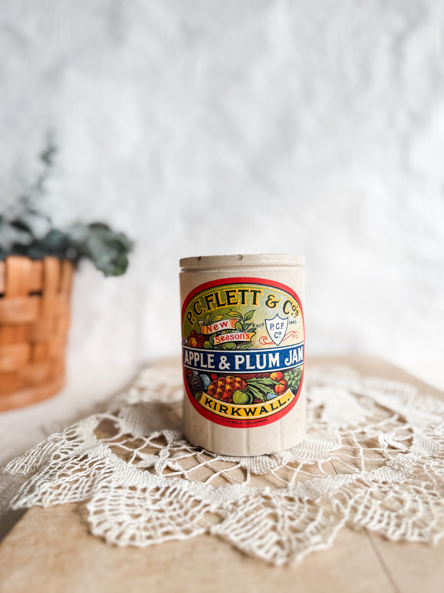 Marmalade pot with Fruit label