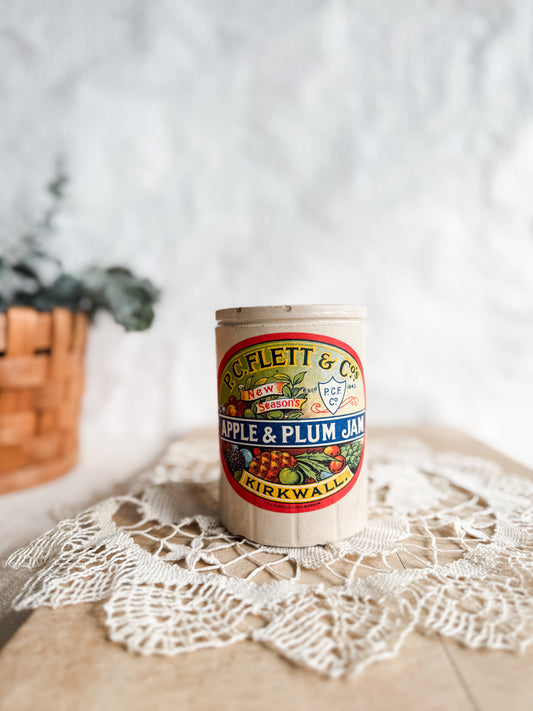 Marmalade pot with Fruit label