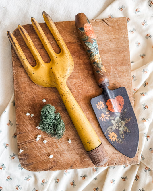 Vintage Garden Tool Set | Shop Sustainable Antiques/Vintage Boutique | Farmhouse Cottage Decor