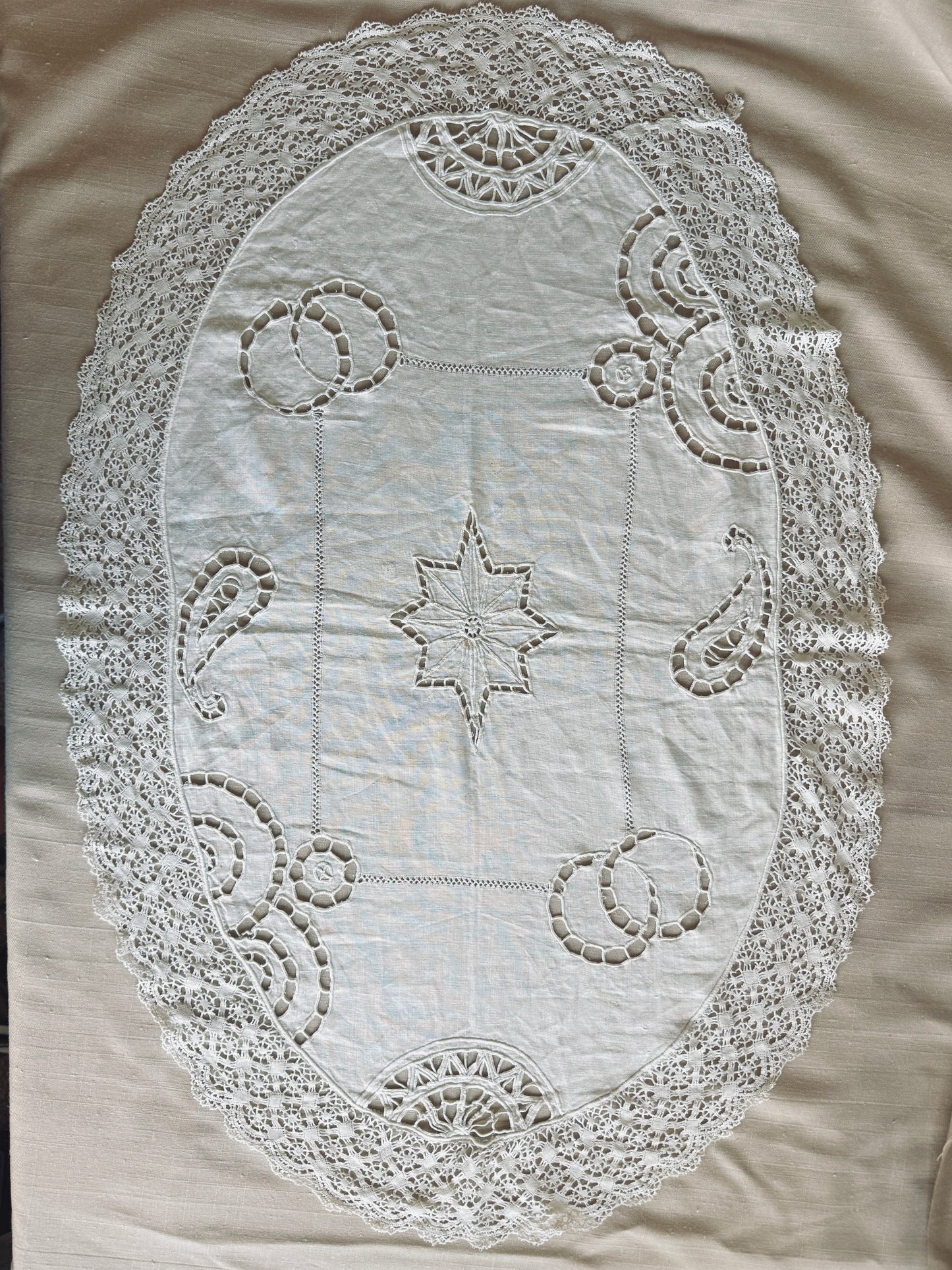 Vintage oval lace table runner