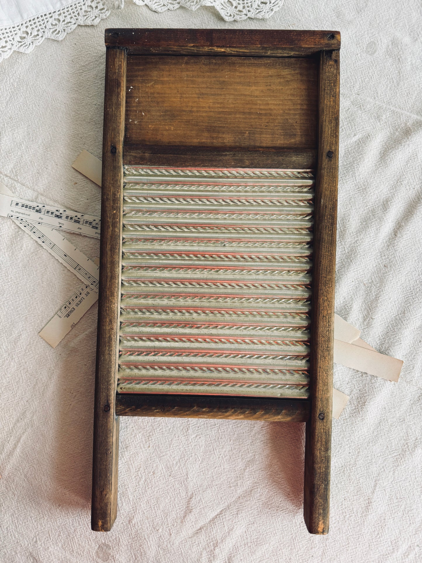 Washboard with hooks