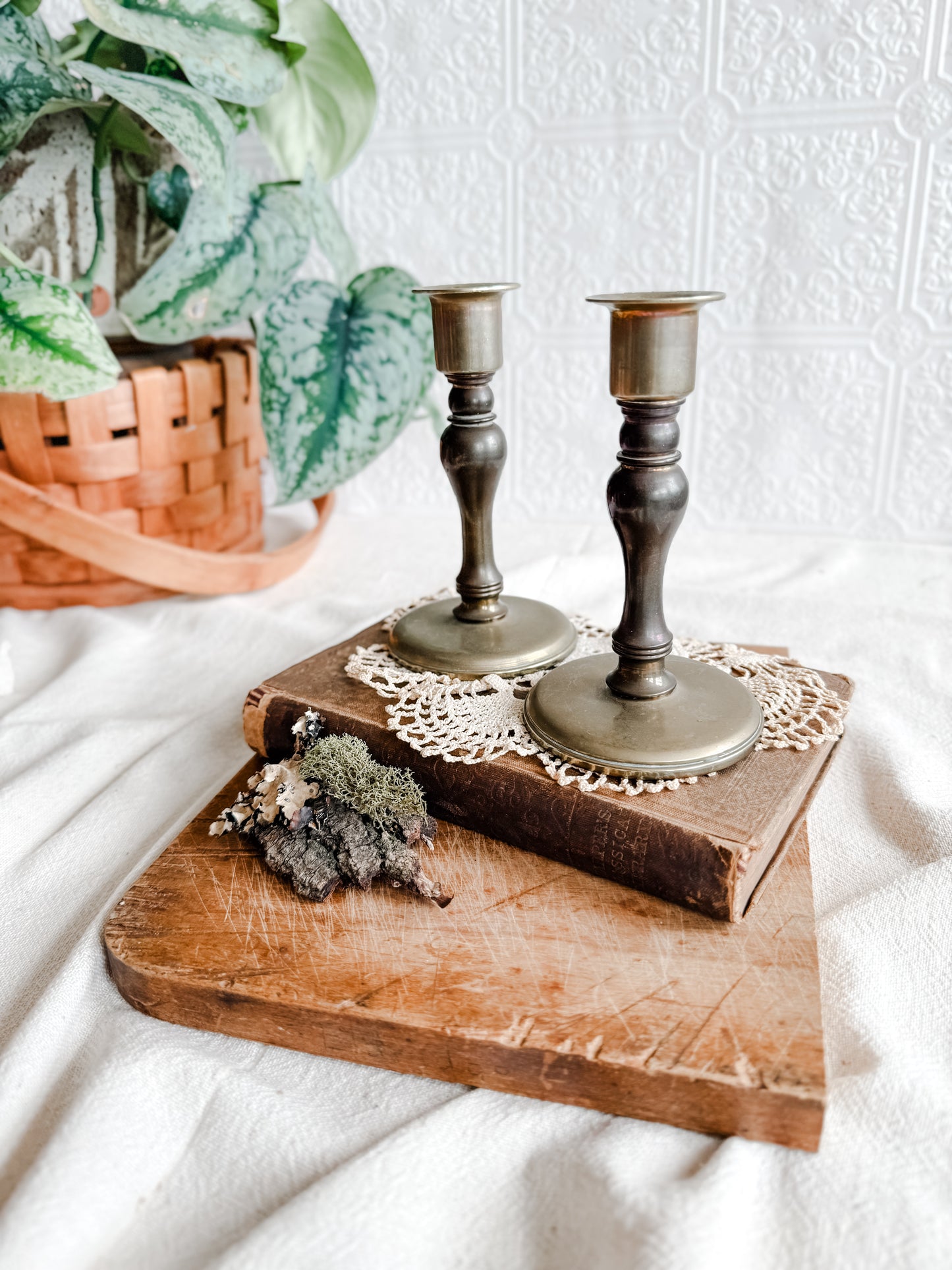 Two toned brass metal candlesticks