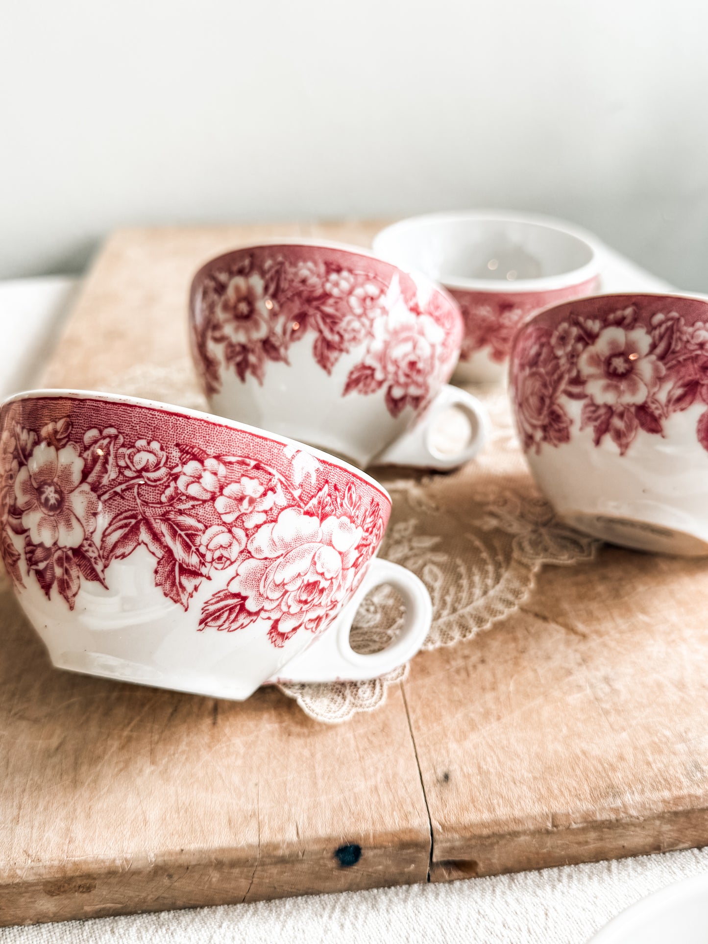 Restaurantware Red Rose Shenango Teacups