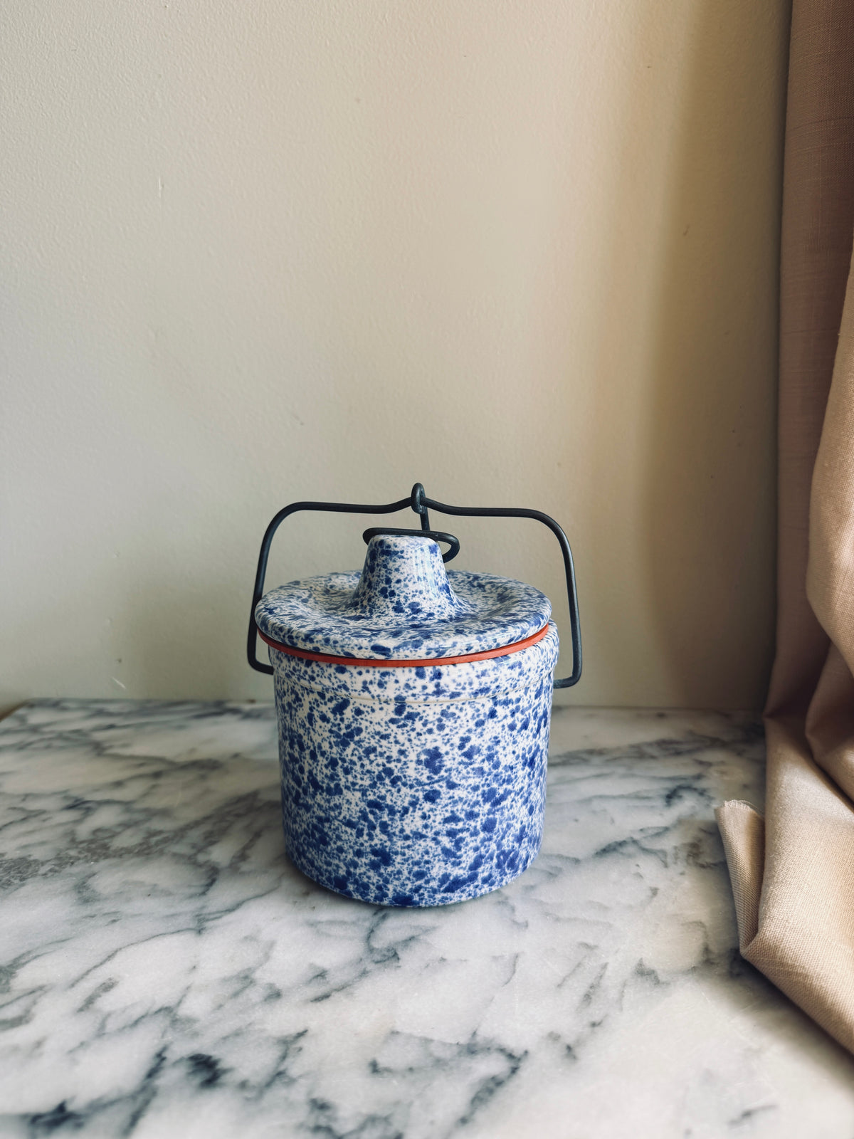 Blue sponge or spatterware cheese crock