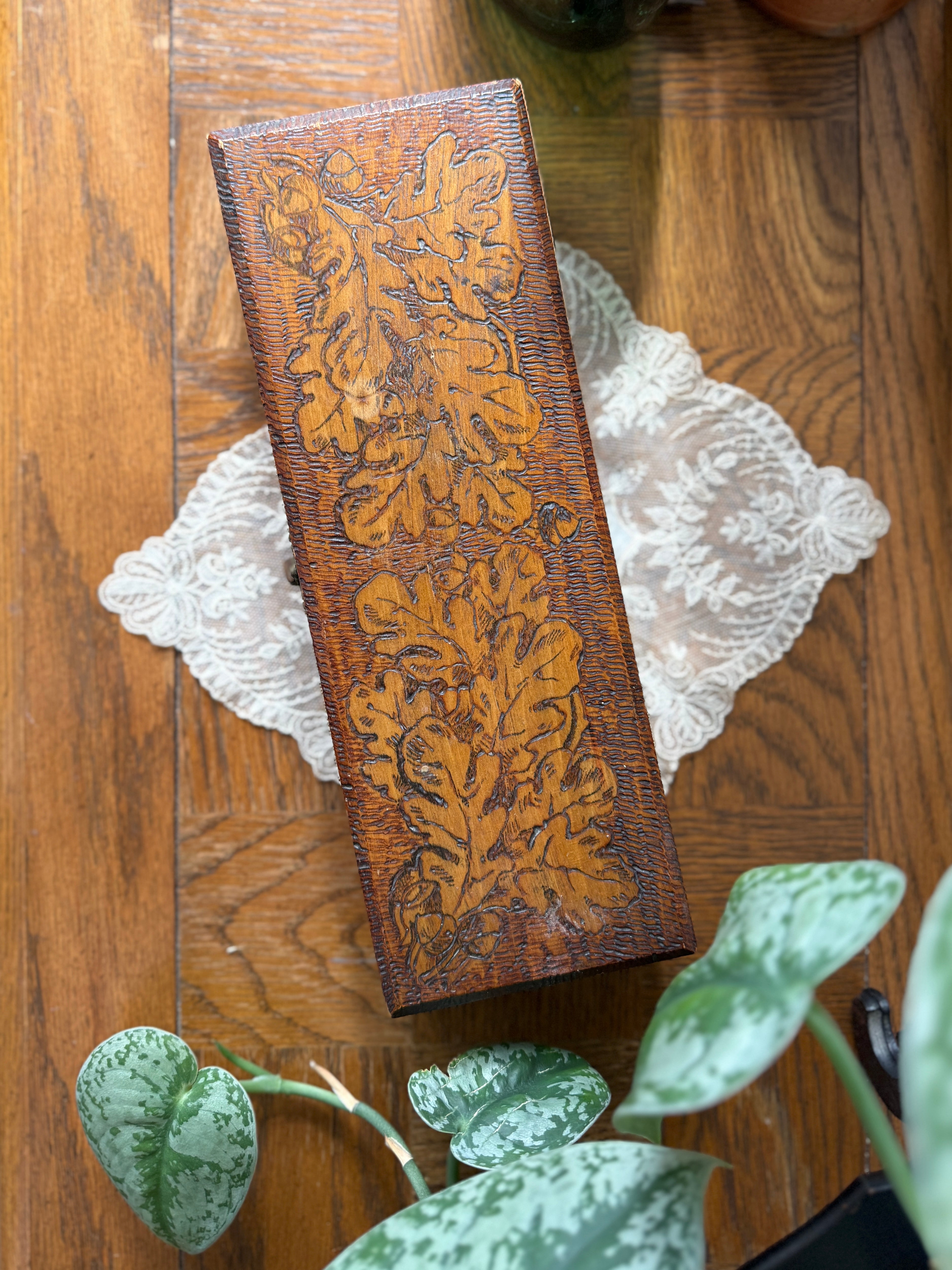 Oak Leaf Pyrography Box – Finches & Ferns