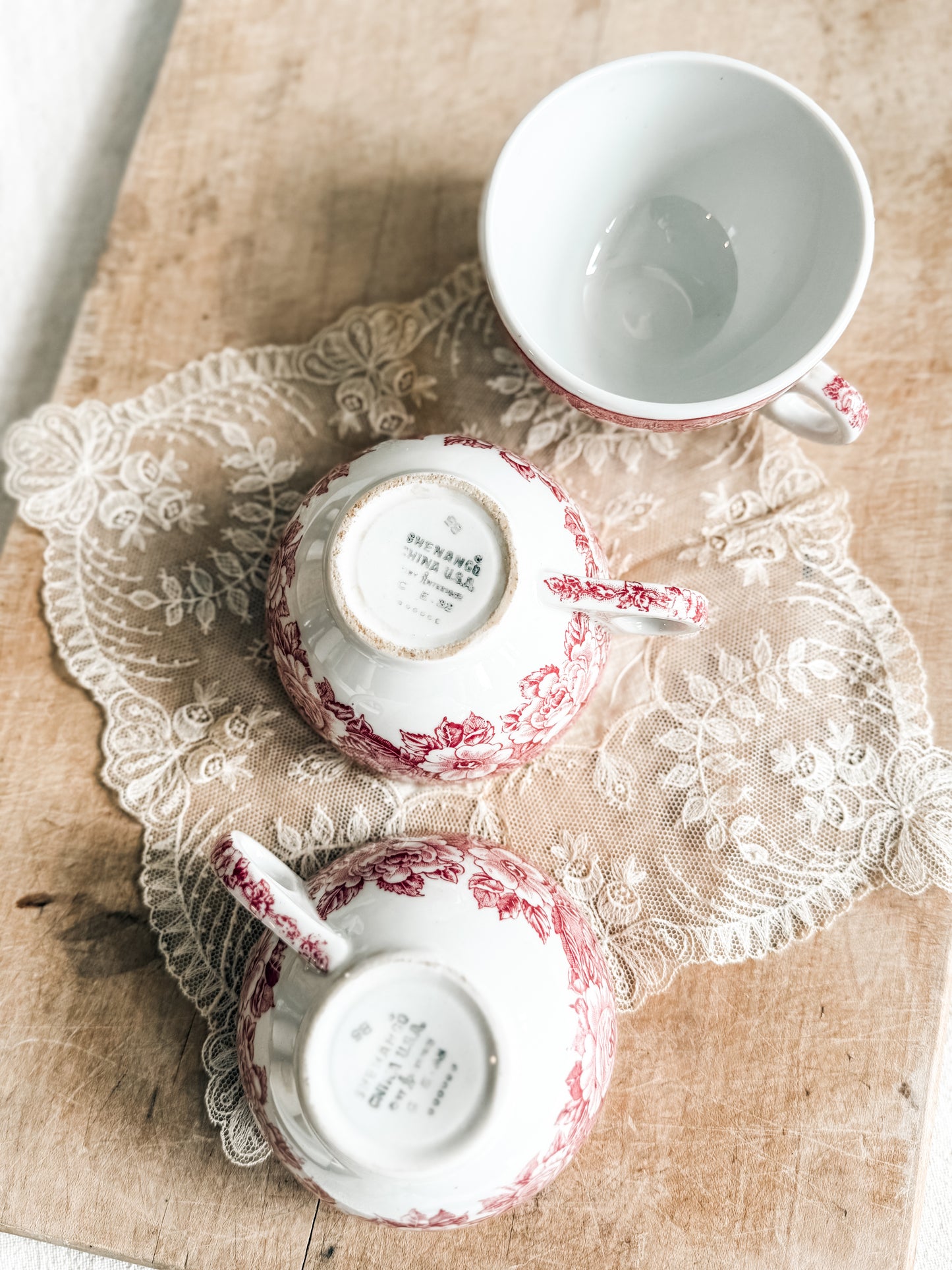 Restaurantware Red Rose Shenango Teacups