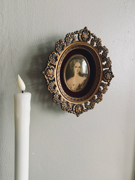 Cameo creation “Lady Dower”