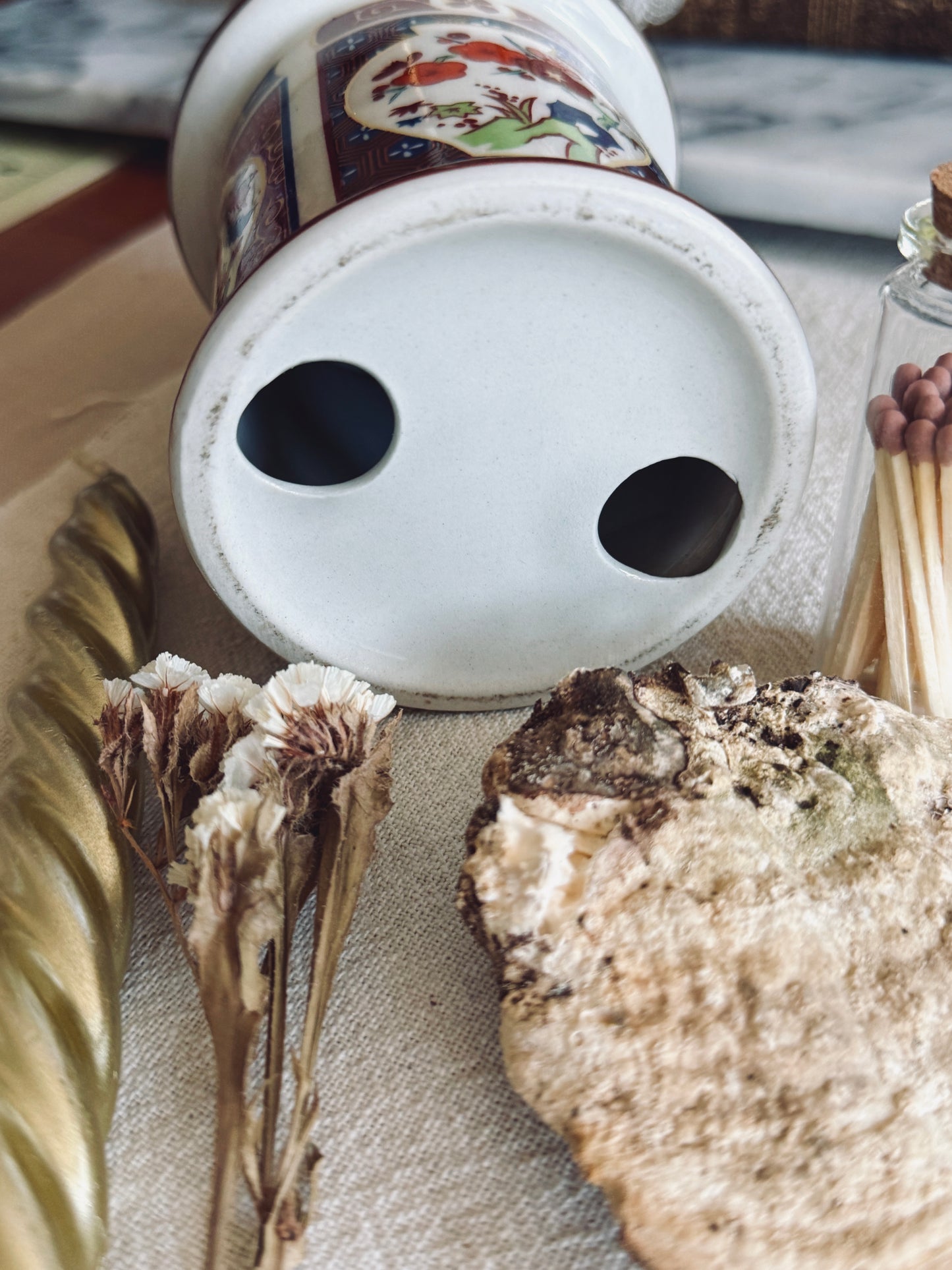 Japanese Imari-style candle holder