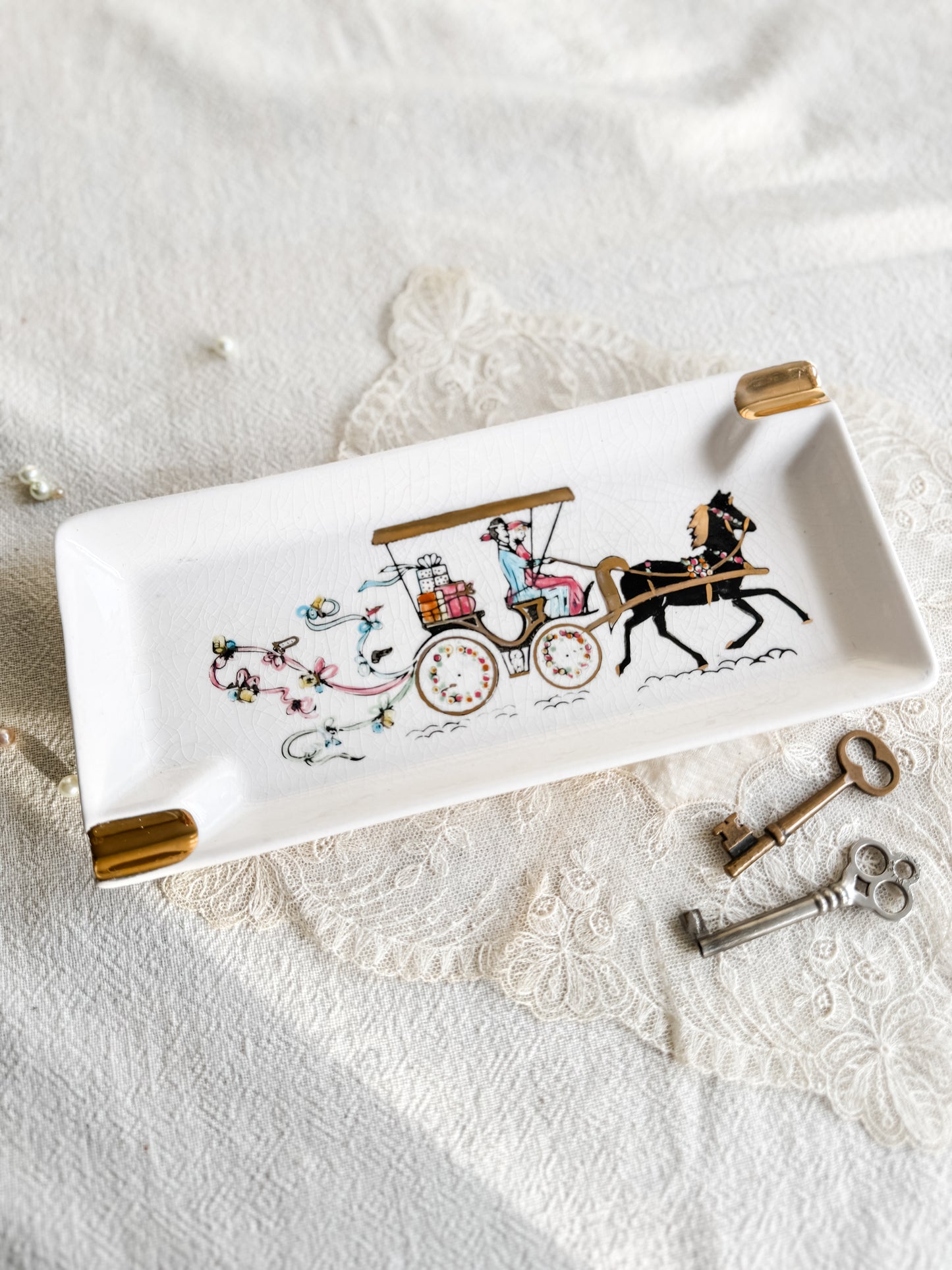 Vintage Lefton ashtray with carriage scene