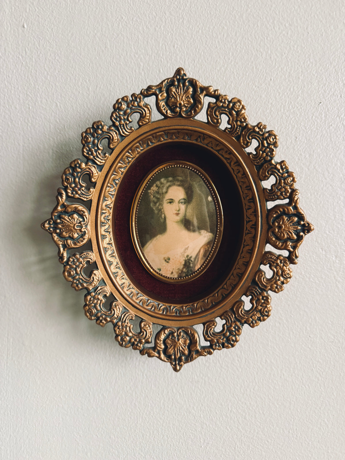 Cameo creation “Lady Dower”
