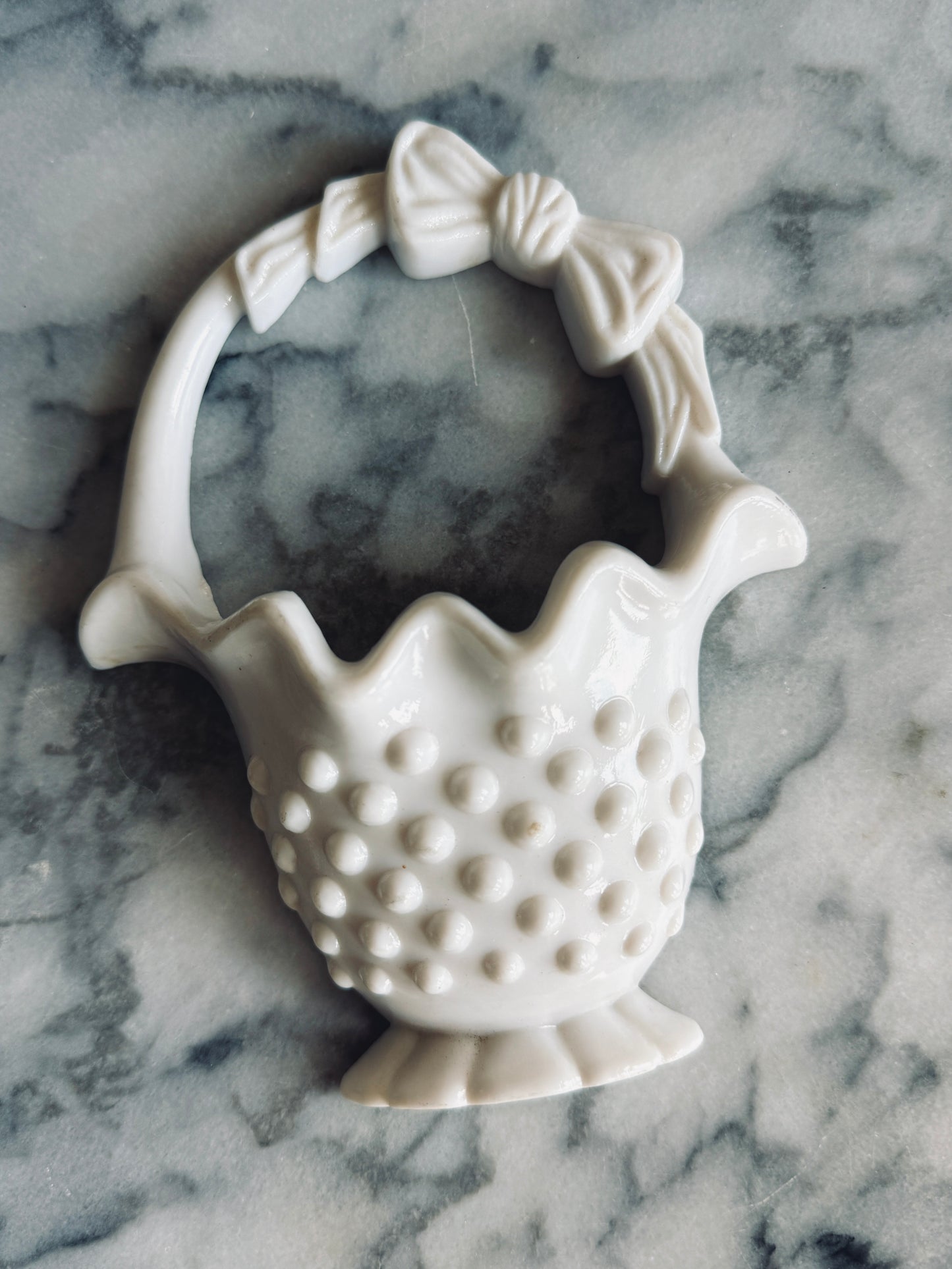 White wall pocket basket