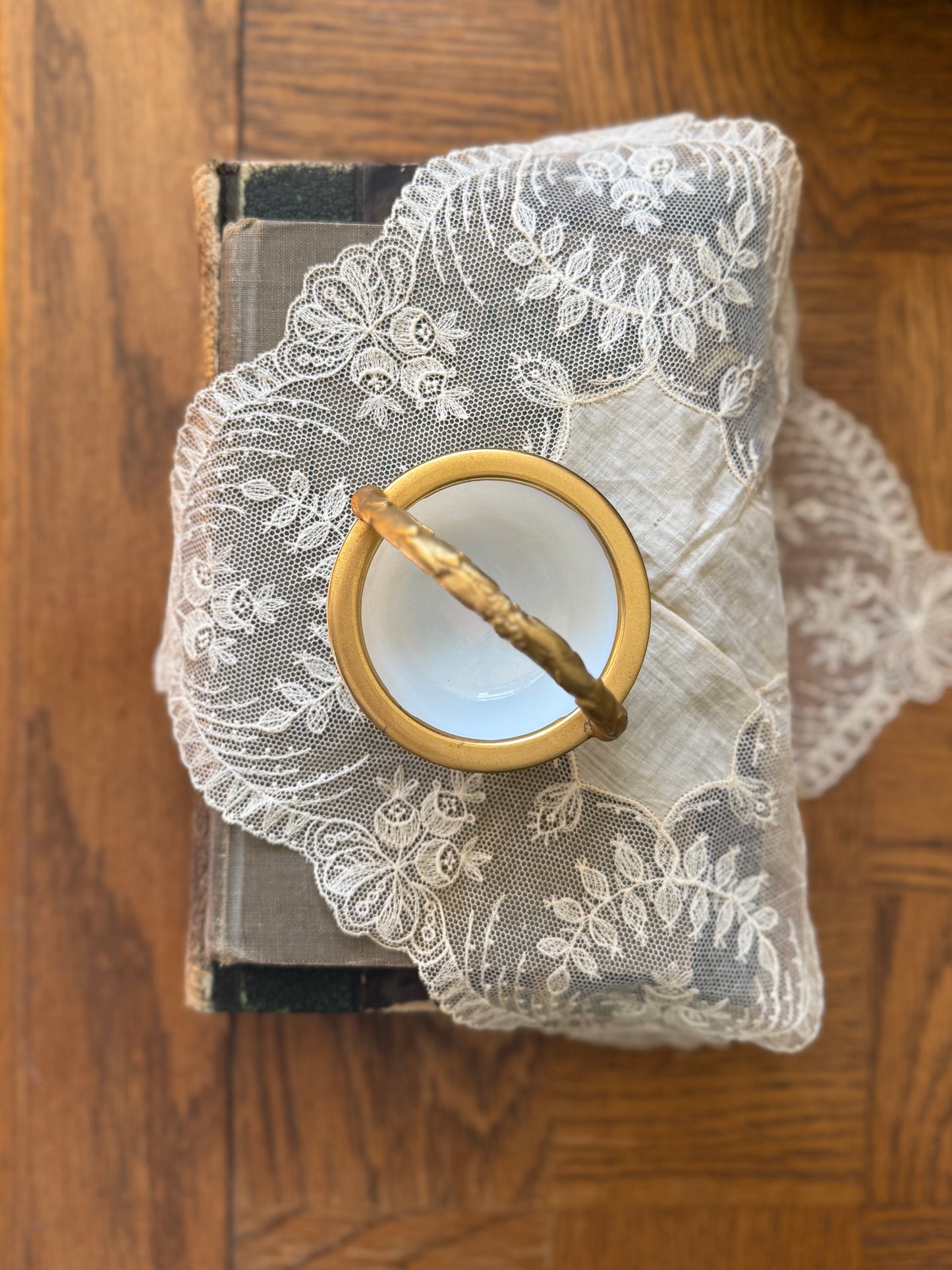 Small opaline basket with ormolu handle