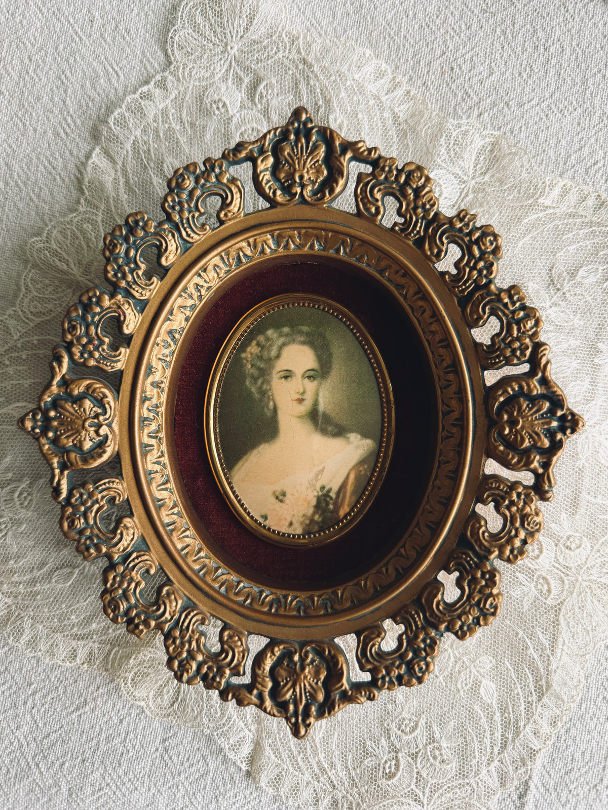 Cameo creation “Lady Dower”