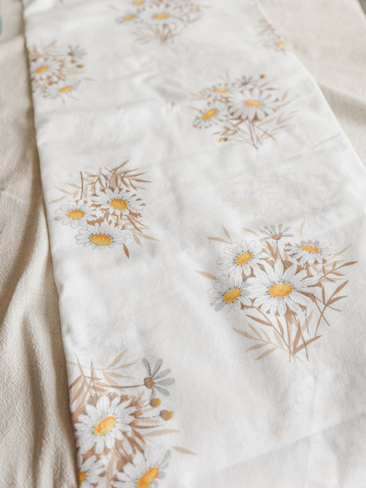 Vintage Daisy Tablecloth