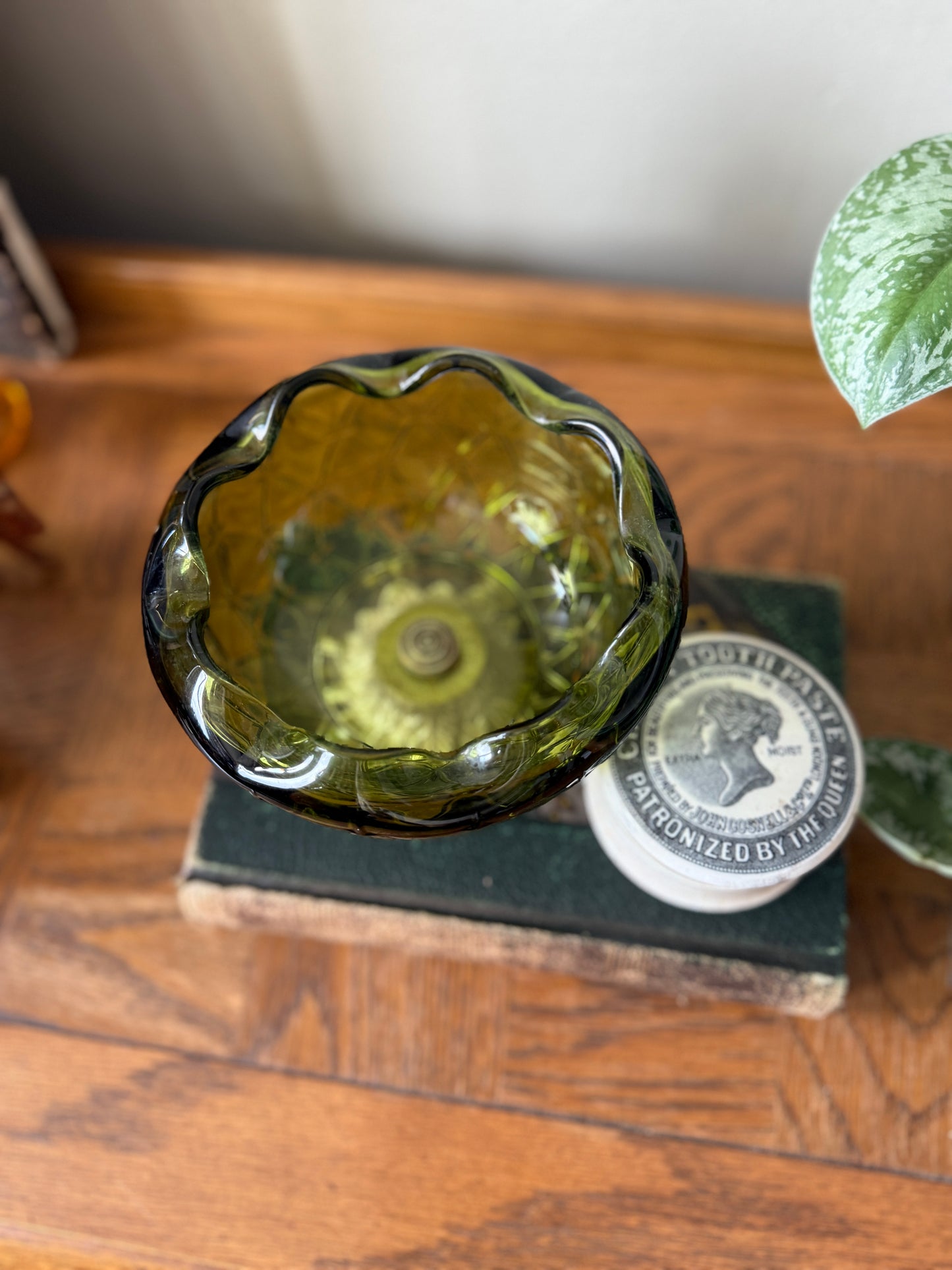 Indiana Glass Co. Green bowl with Pineapple Pedestal