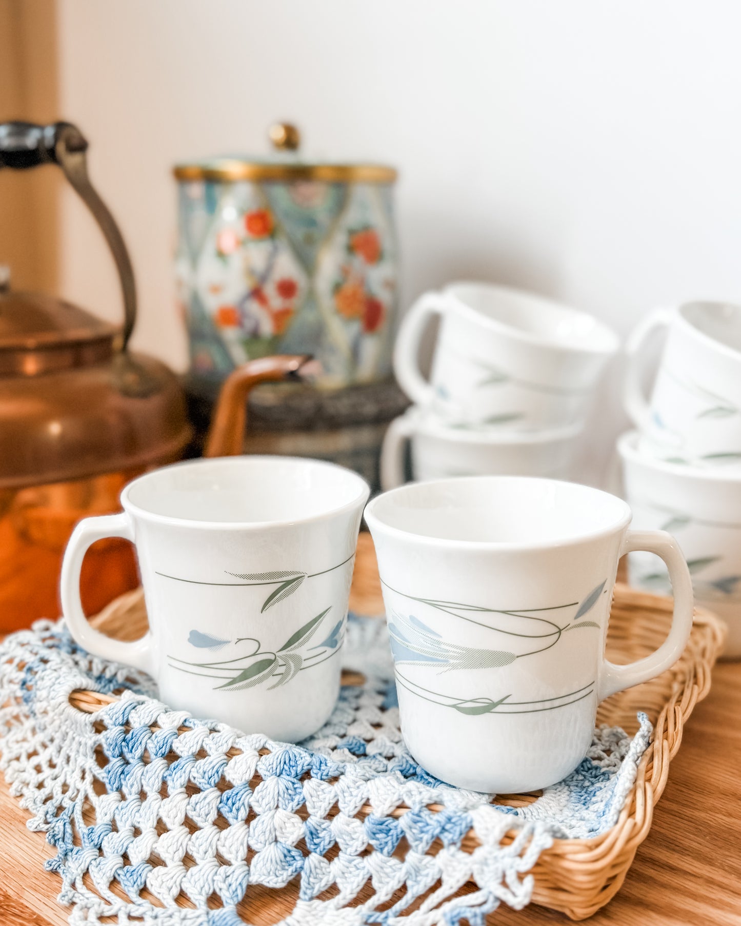 Set of 6 Blue Wreath Corelle Mugs